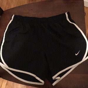 Nike shorts kids size Large